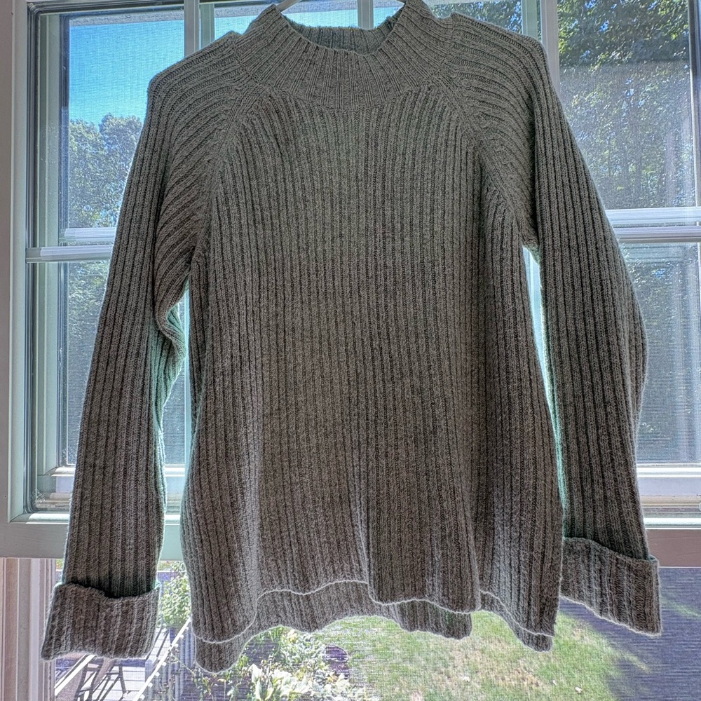 Old Navy Ribbed Knit Sweater in Olive